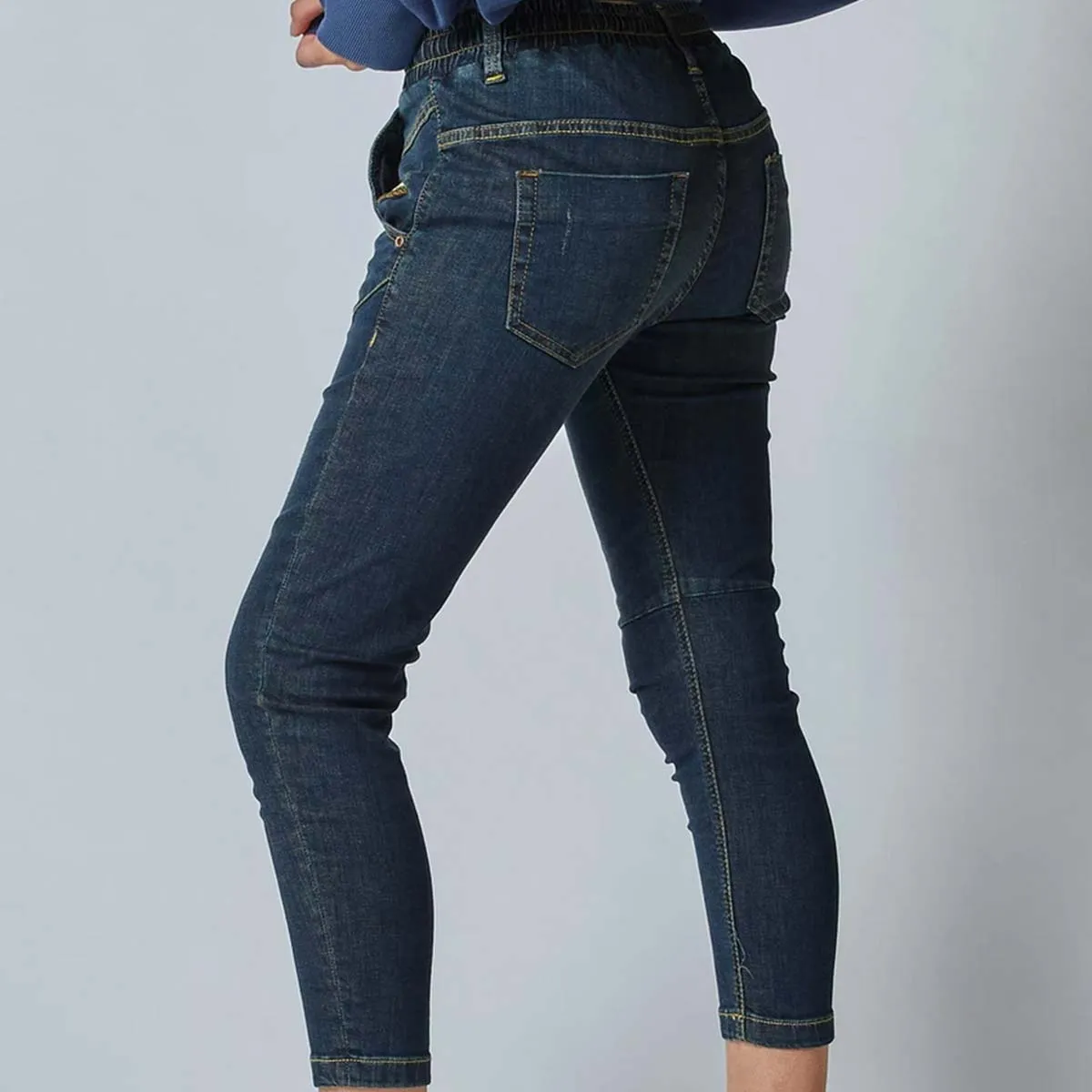 ACTIVE JEANS