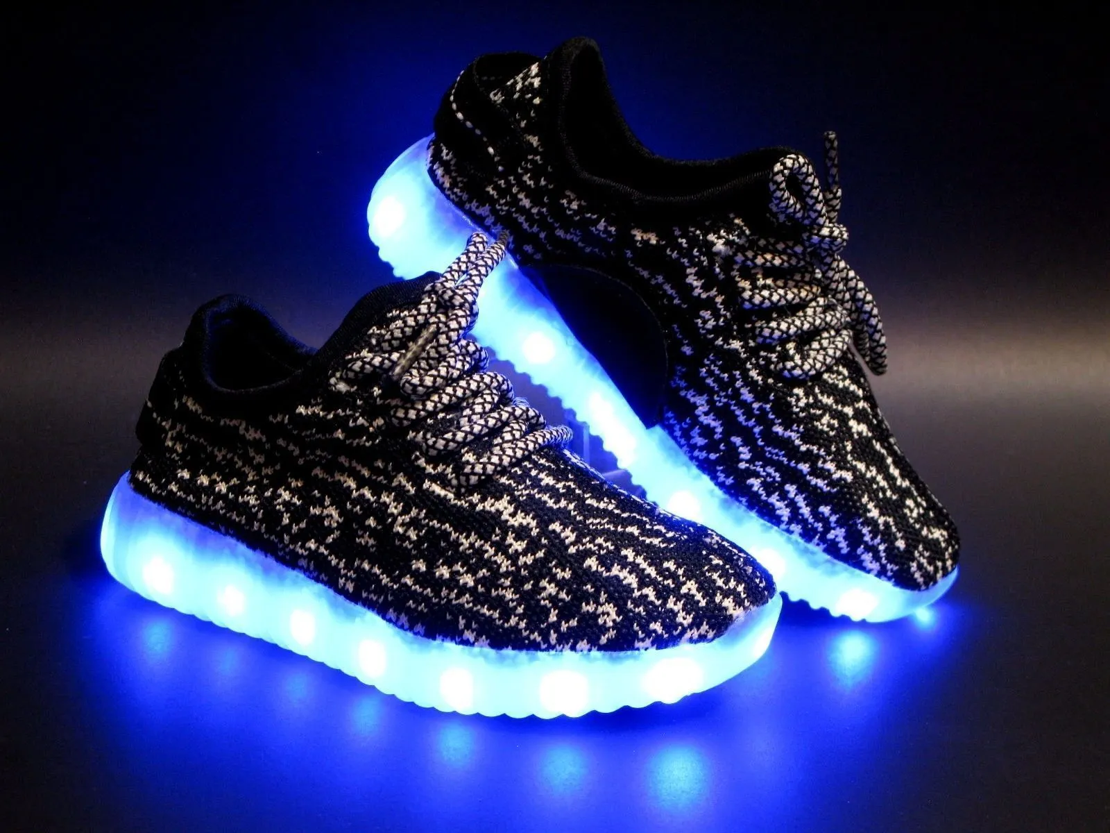 Flashez Black/White - L.E Deezy Shoes
