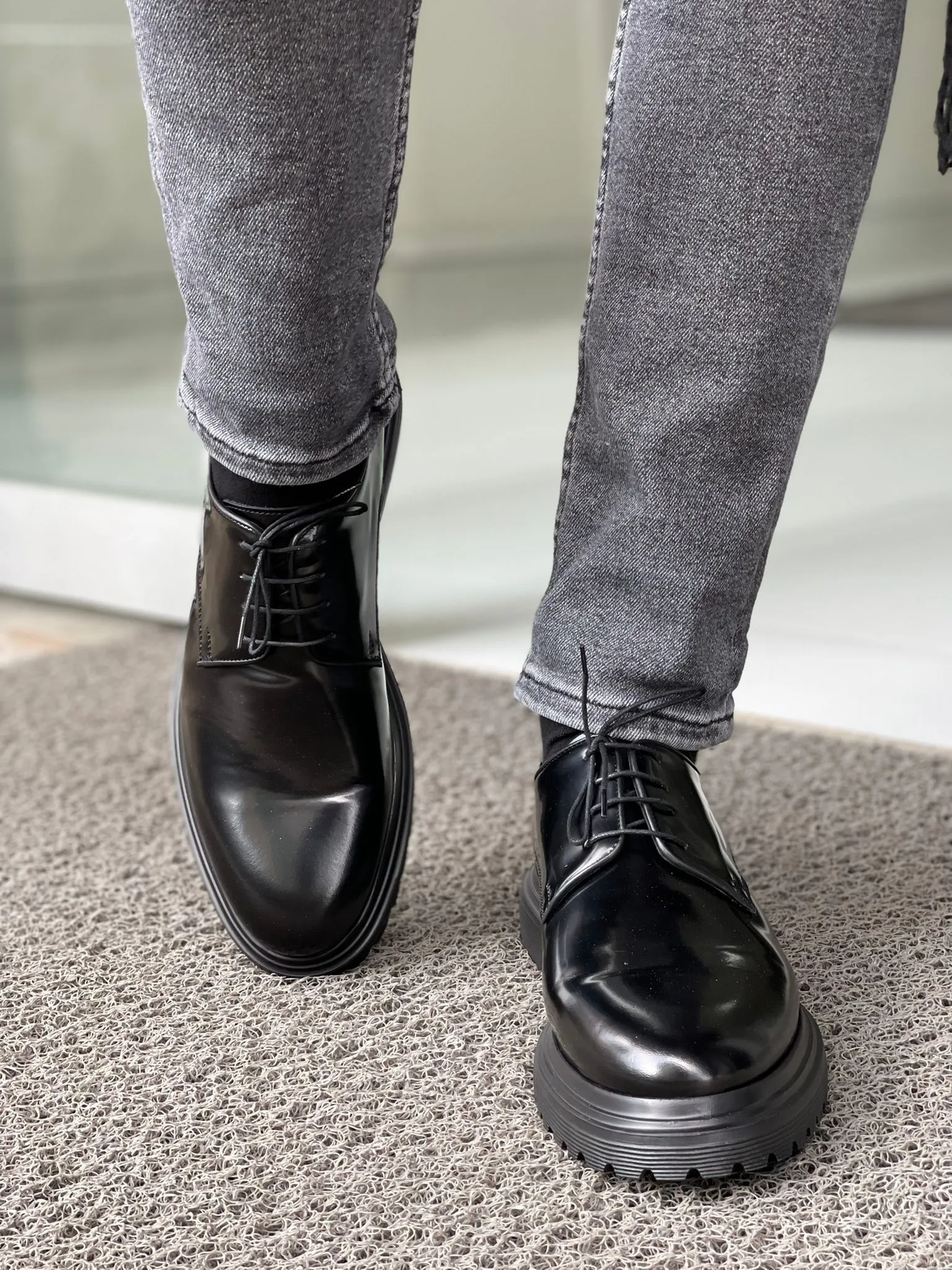 James Eva Sole Laced Up Black Leather Shoes