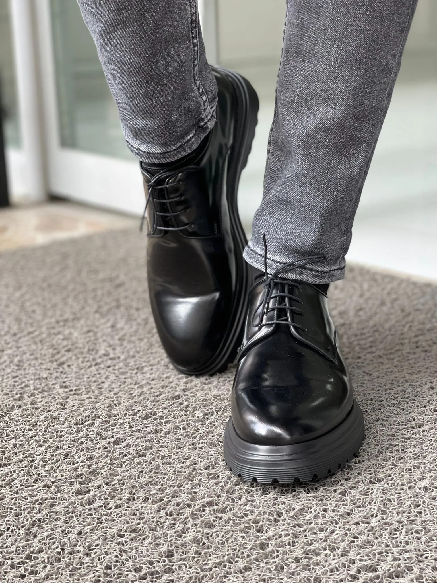 James Eva Sole Laced Up Black Leather Shoes