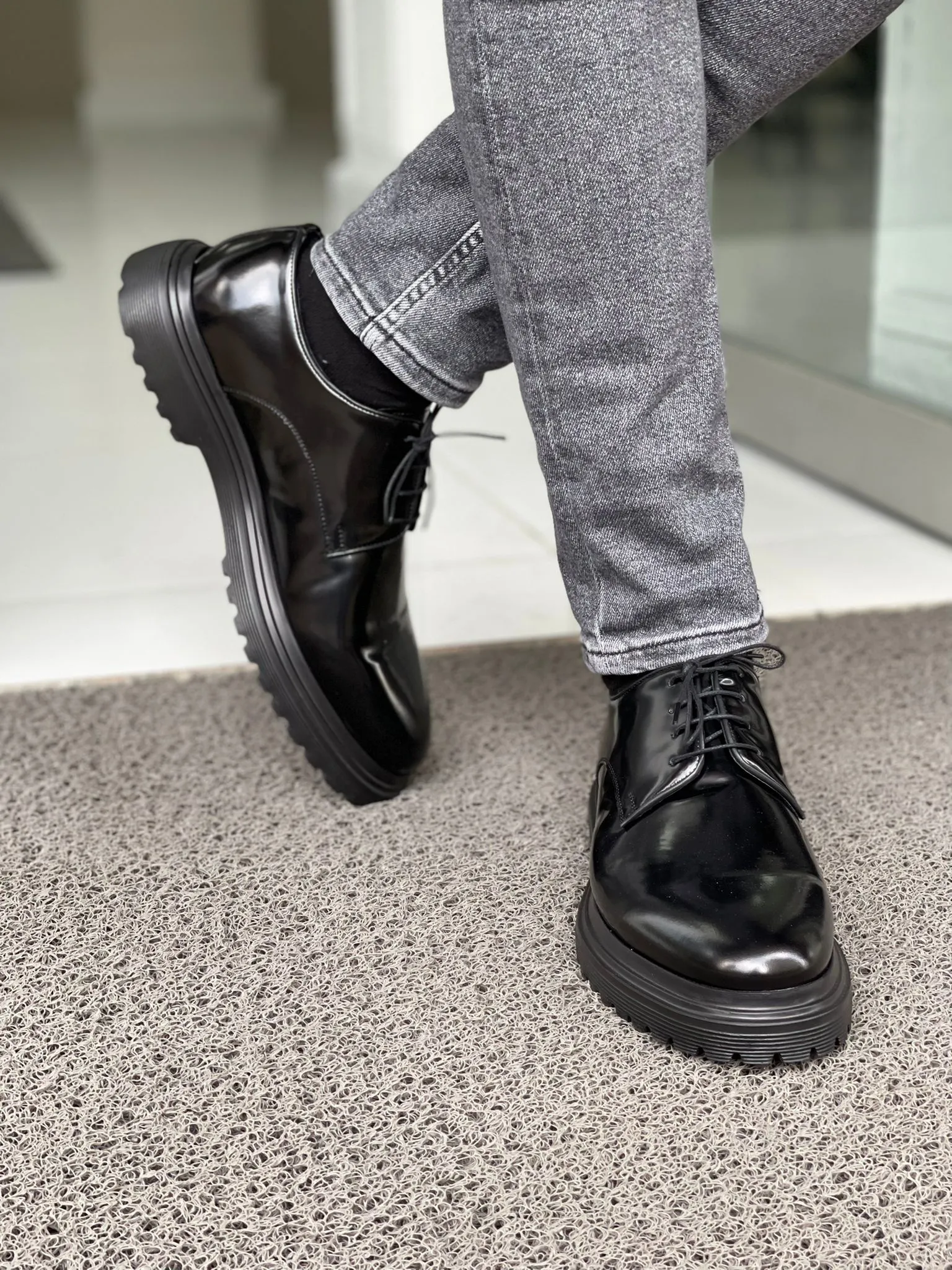 James Eva Sole Laced Up Black Leather Shoes