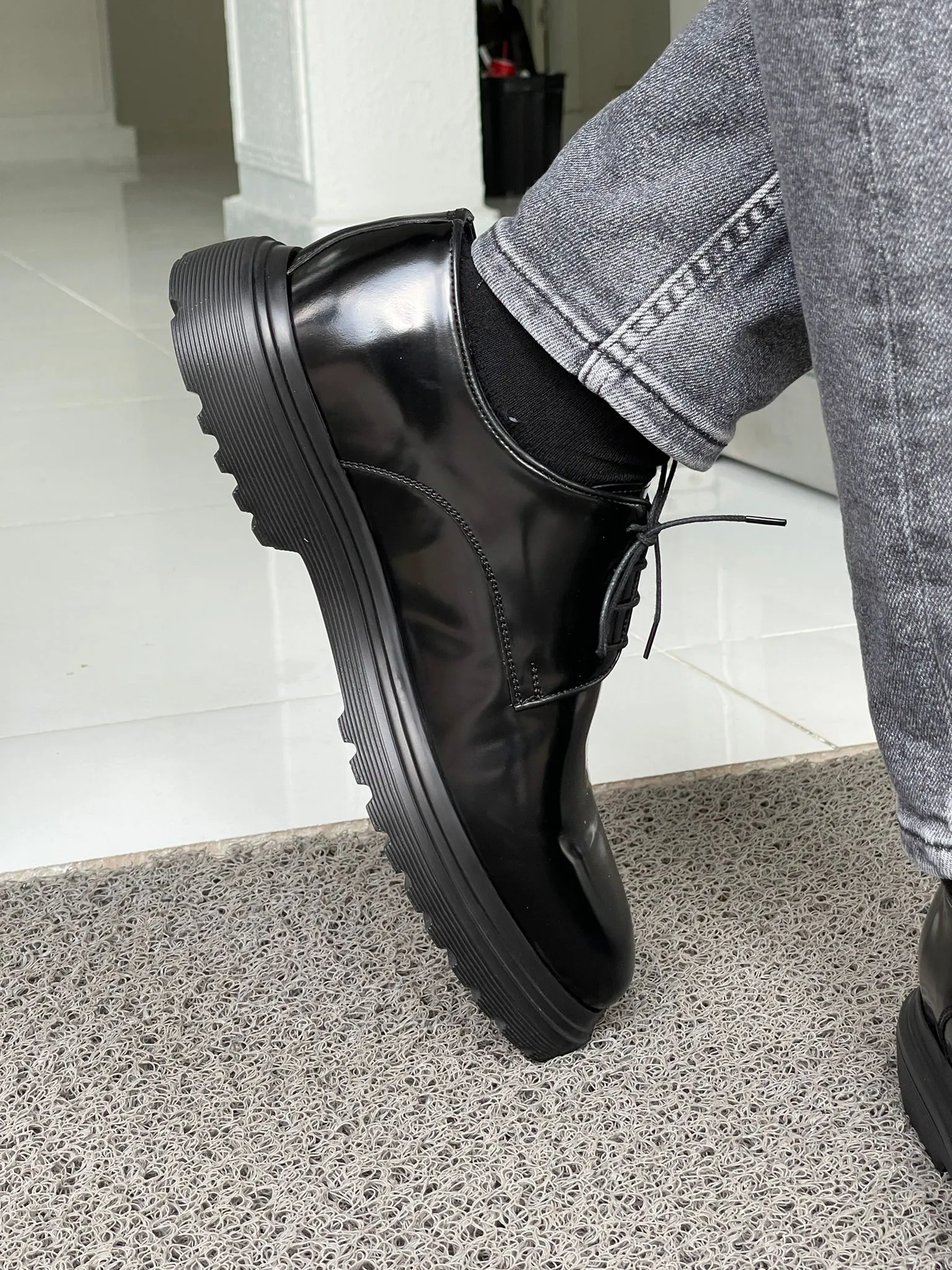 James Eva Sole Laced Up Black Leather Shoes