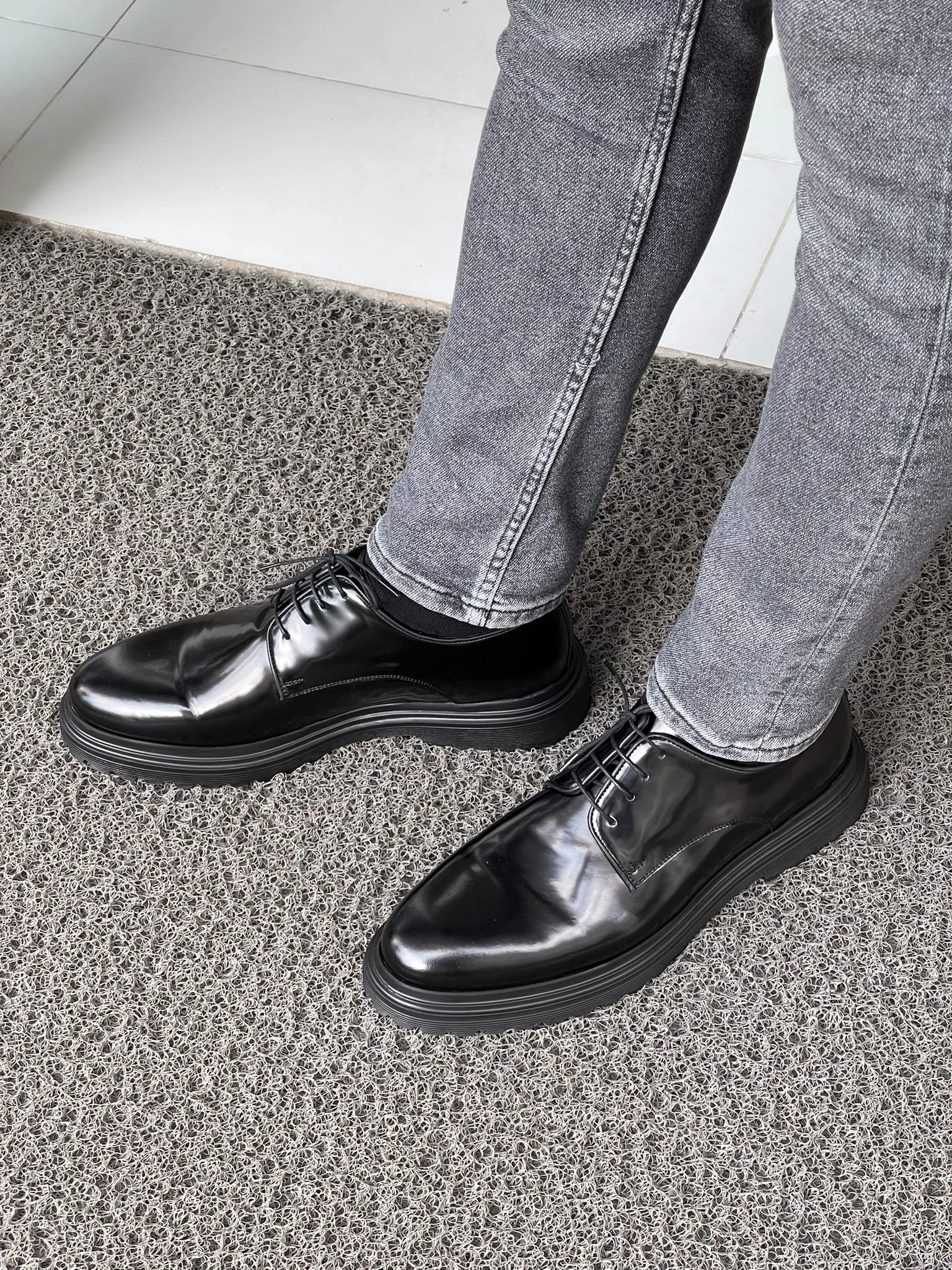 James Eva Sole Laced Up Black Leather Shoes