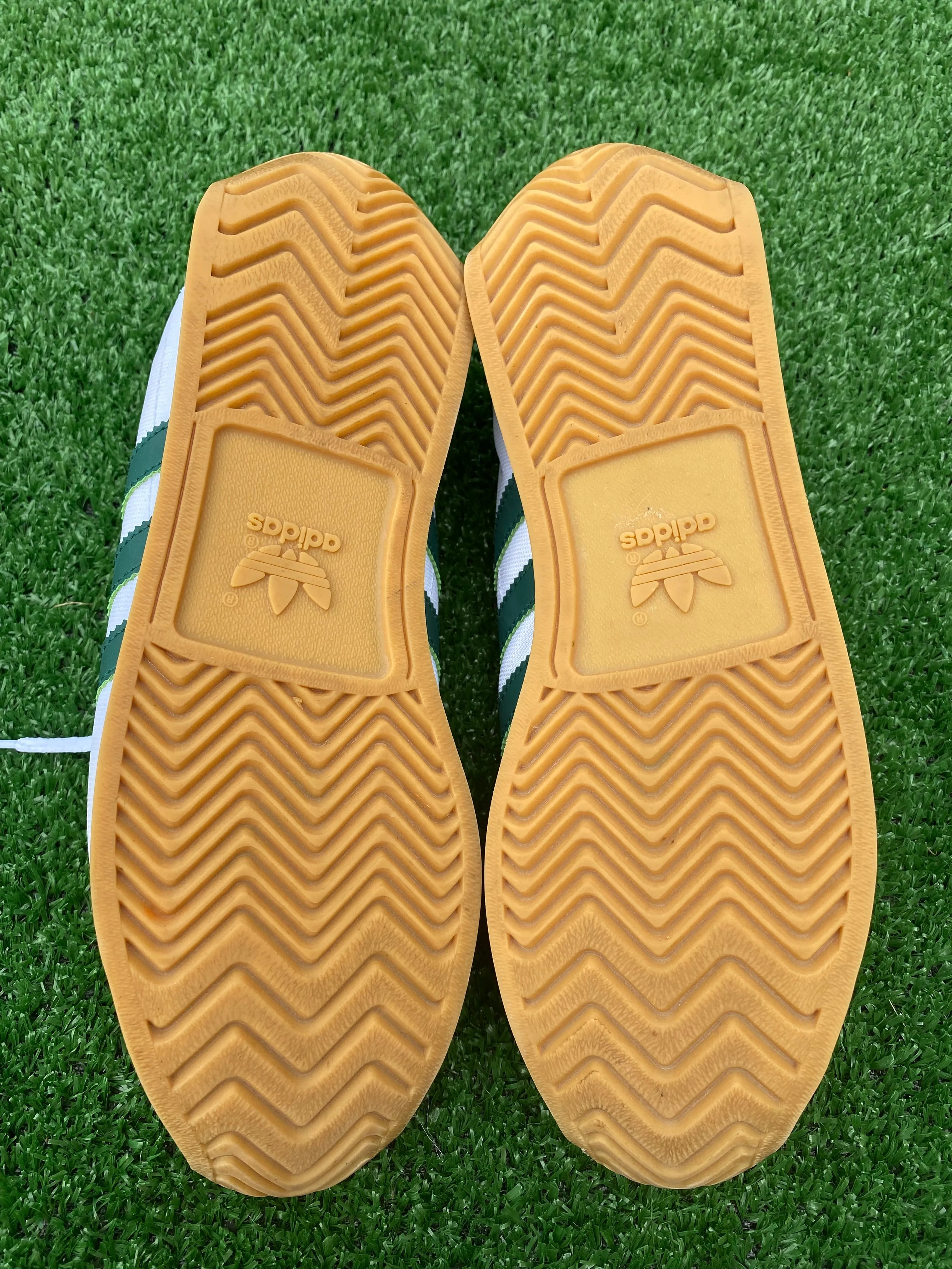 NEW Adidas Originals Country White / Green UK Size 9 Mans Mens EU 43 Trainers Shoes NEW