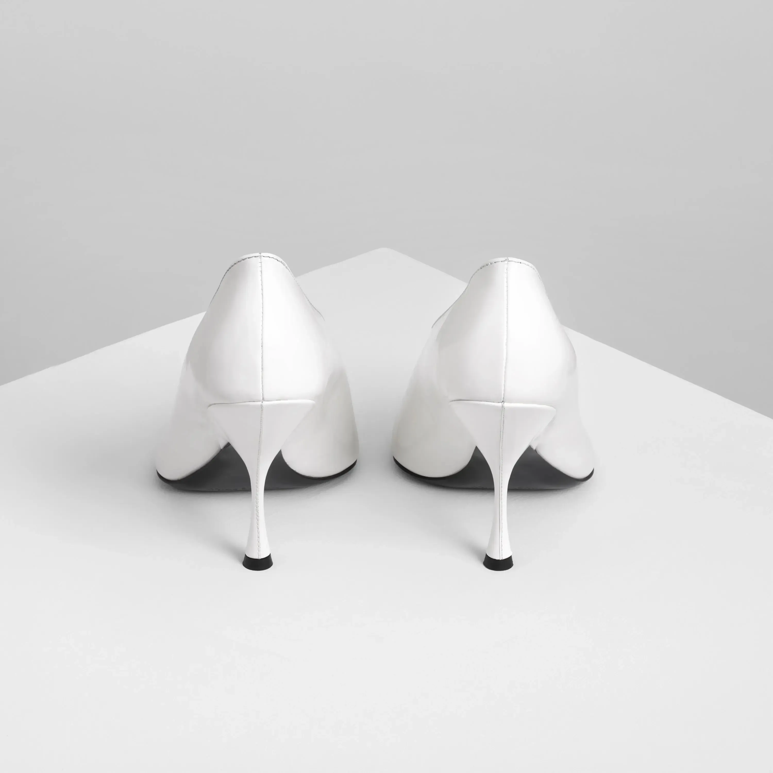 POINT PUMP 105 | white leather
