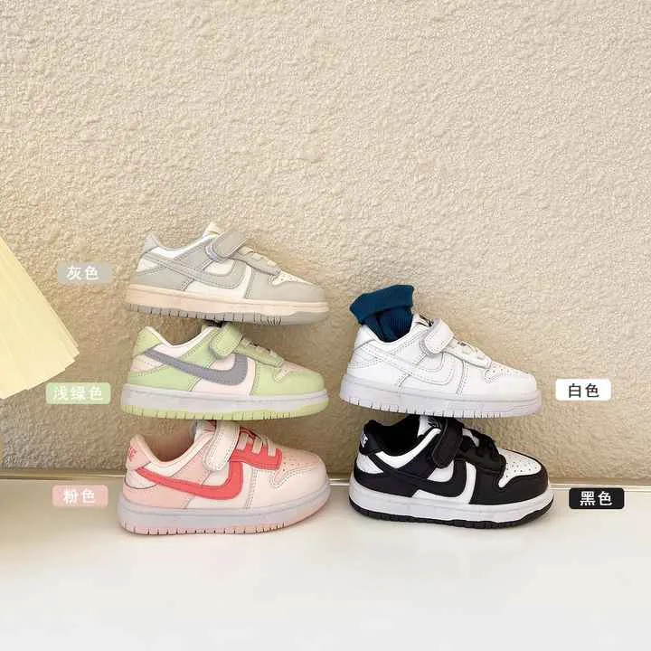 Stylish children's shoes for boys and girls . أحذية أطفال أنيقة للأولاد والبنات