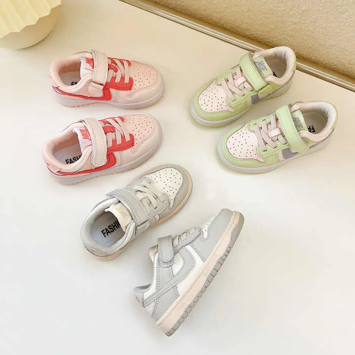Stylish children's shoes for boys and girls . أحذية أطفال أنيقة للأولاد والبنات